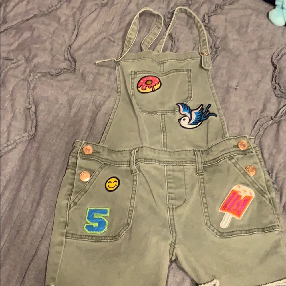 Short overalls